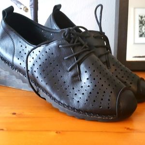 Dusto leather shoes